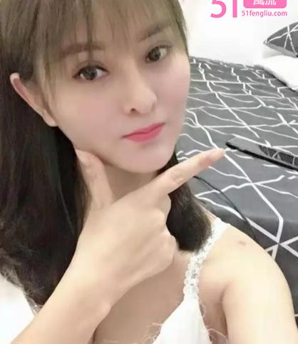 170高挑身材的小美女