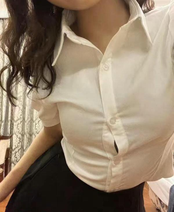 中项服务美女