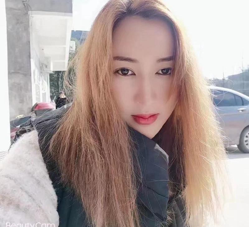 风骚轻熟大胸妹子