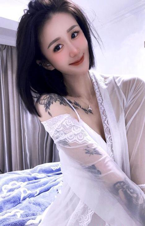 河东纹身小少妇