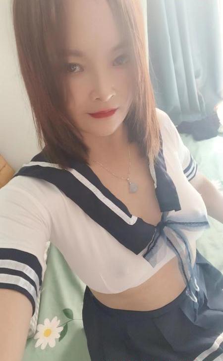 服务型年轻妹妹